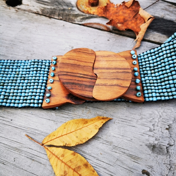 Beaded Turquoise Stretchy Belt with Wooden Hook Clasp Buckle - Picture 2 of 14